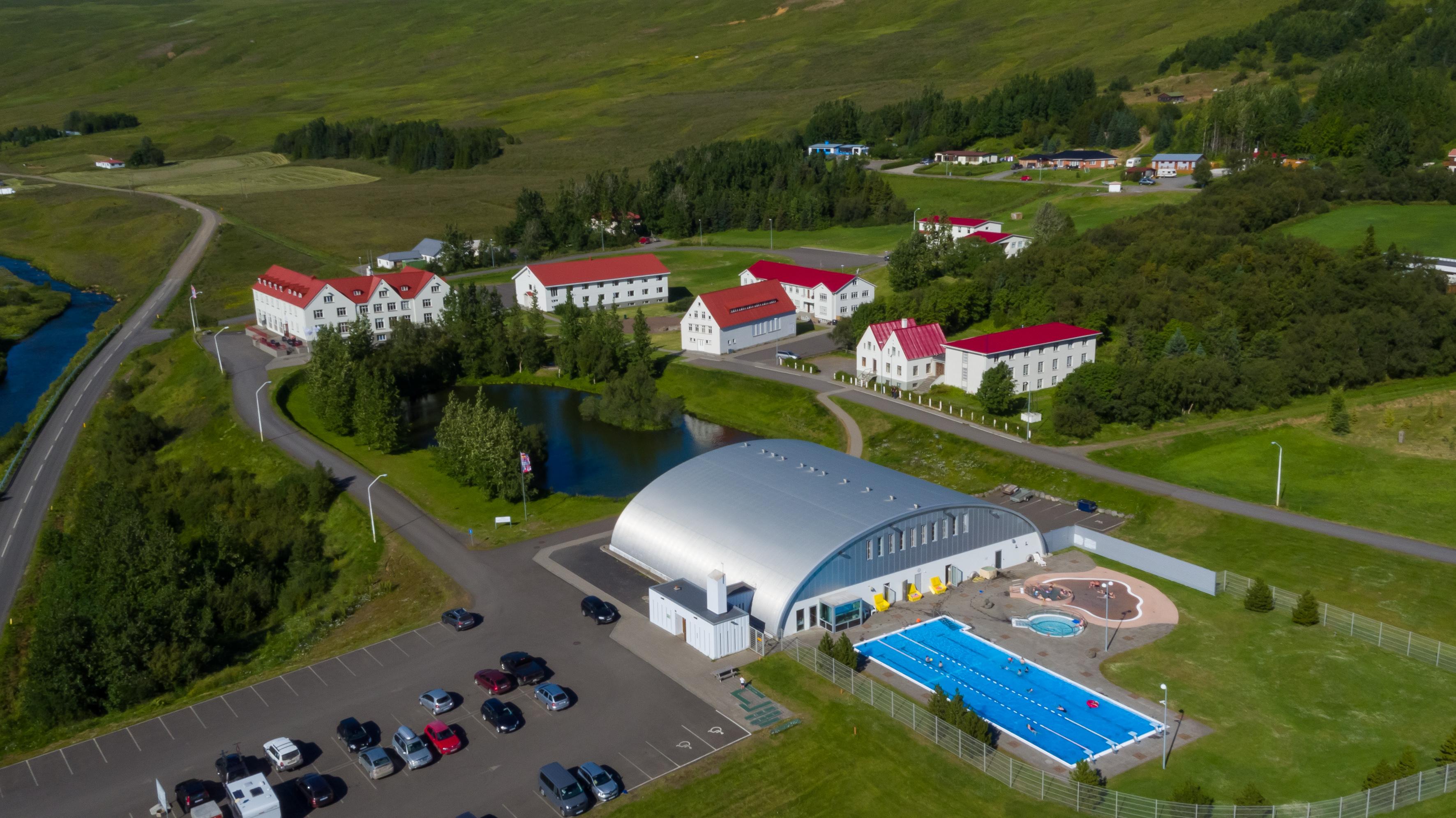 Hotel Laugar Лаугар Екстериор снимка