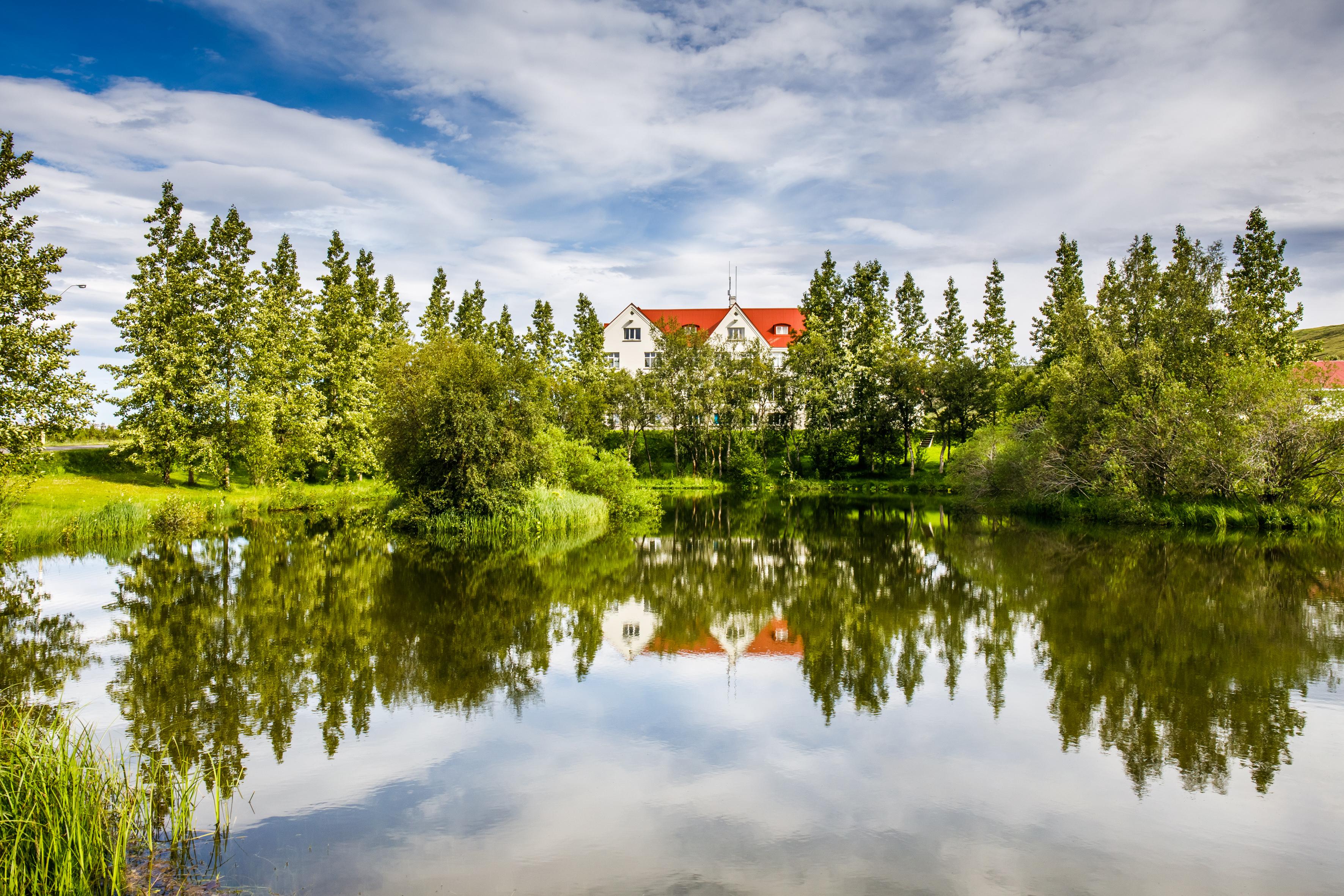 Hotel Laugar Лаугар Екстериор снимка