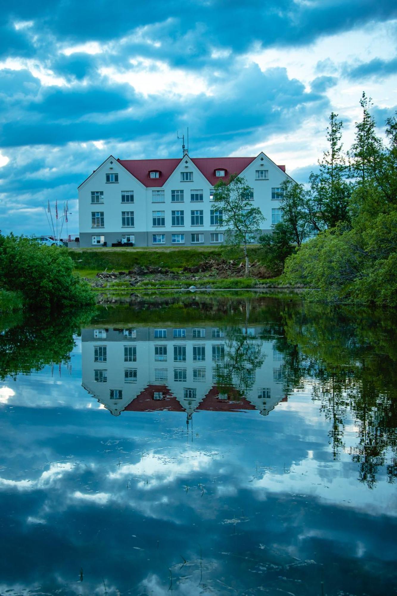 Hotel Laugar Лаугар Екстериор снимка