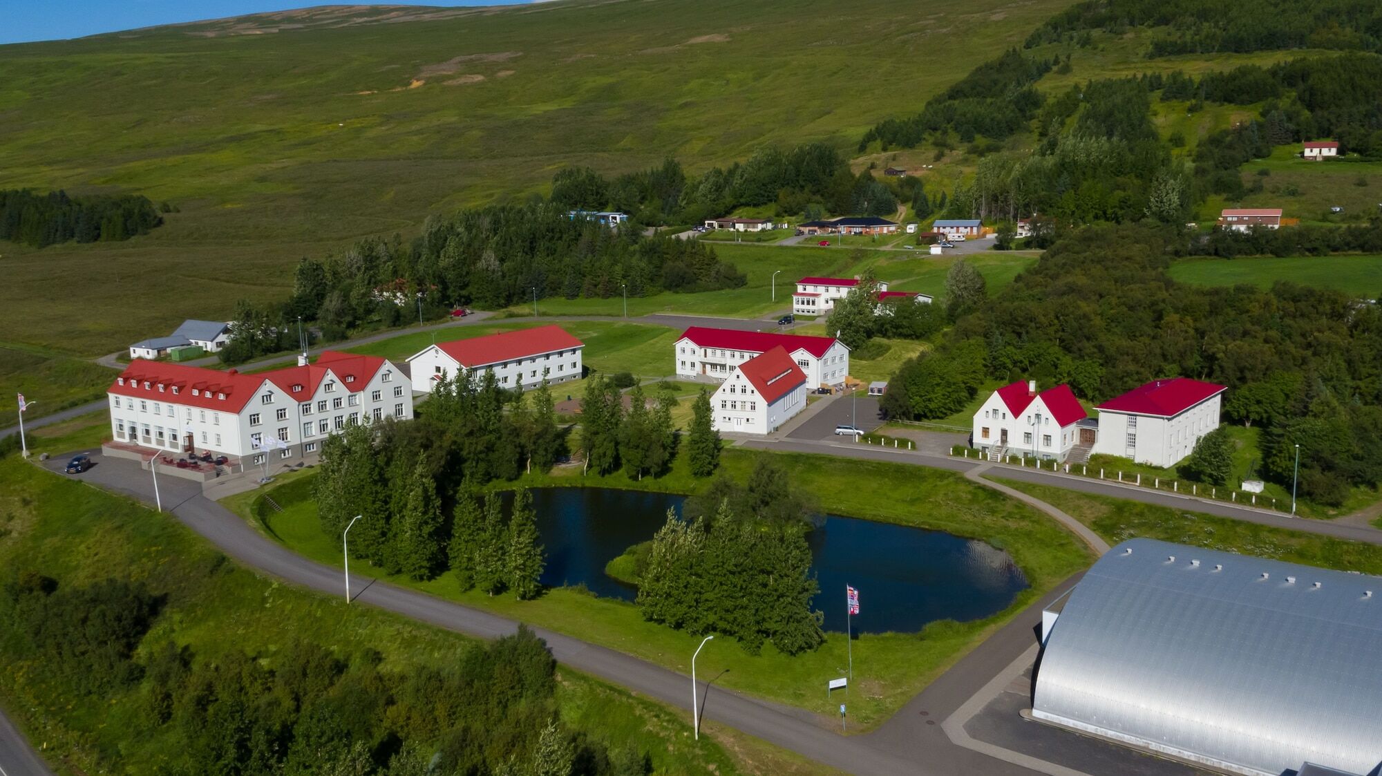 Hotel Laugar Лаугар Екстериор снимка