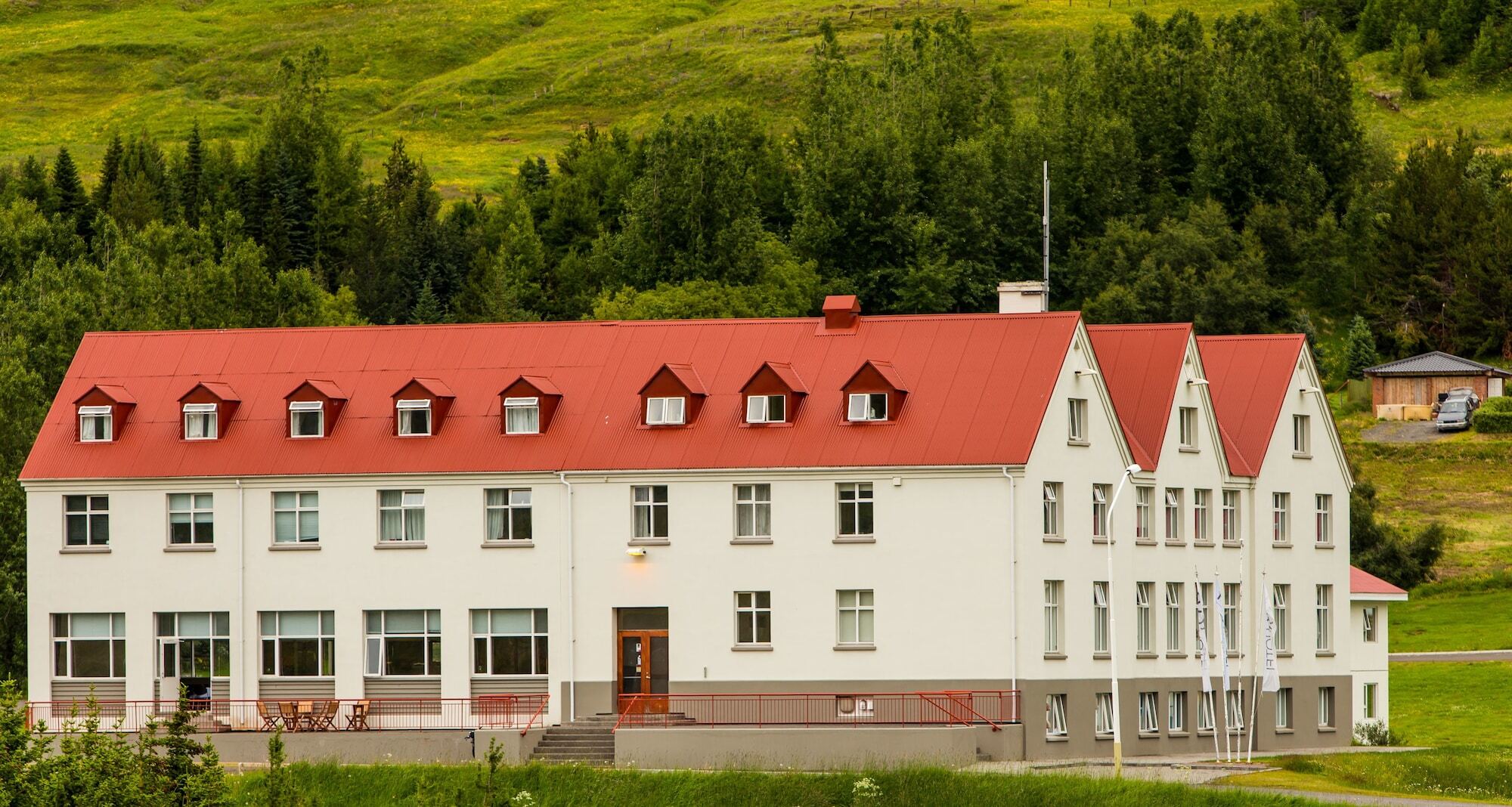 Hotel Laugar Лаугар Екстериор снимка