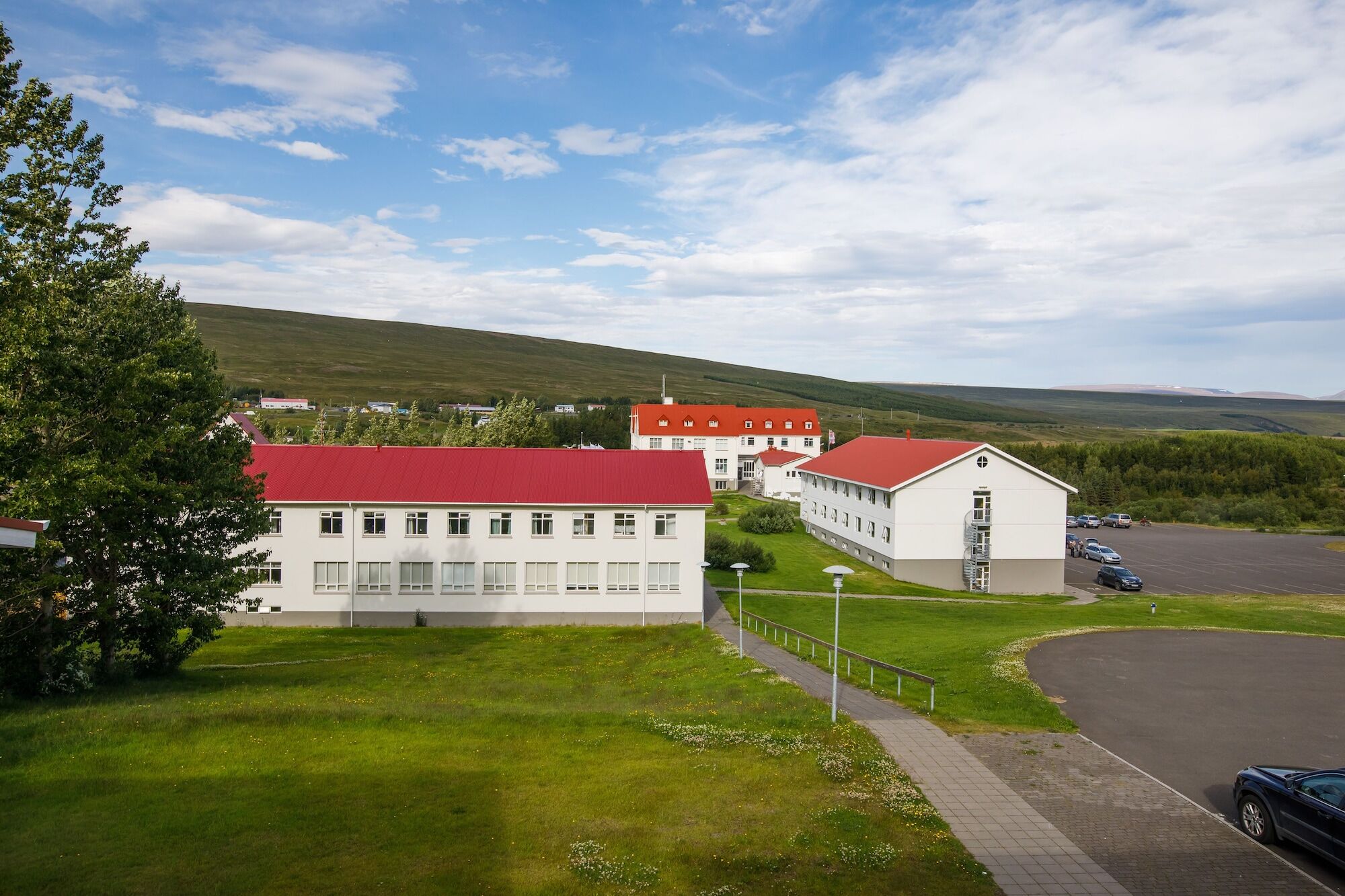 Hotel Laugar Лаугар Екстериор снимка