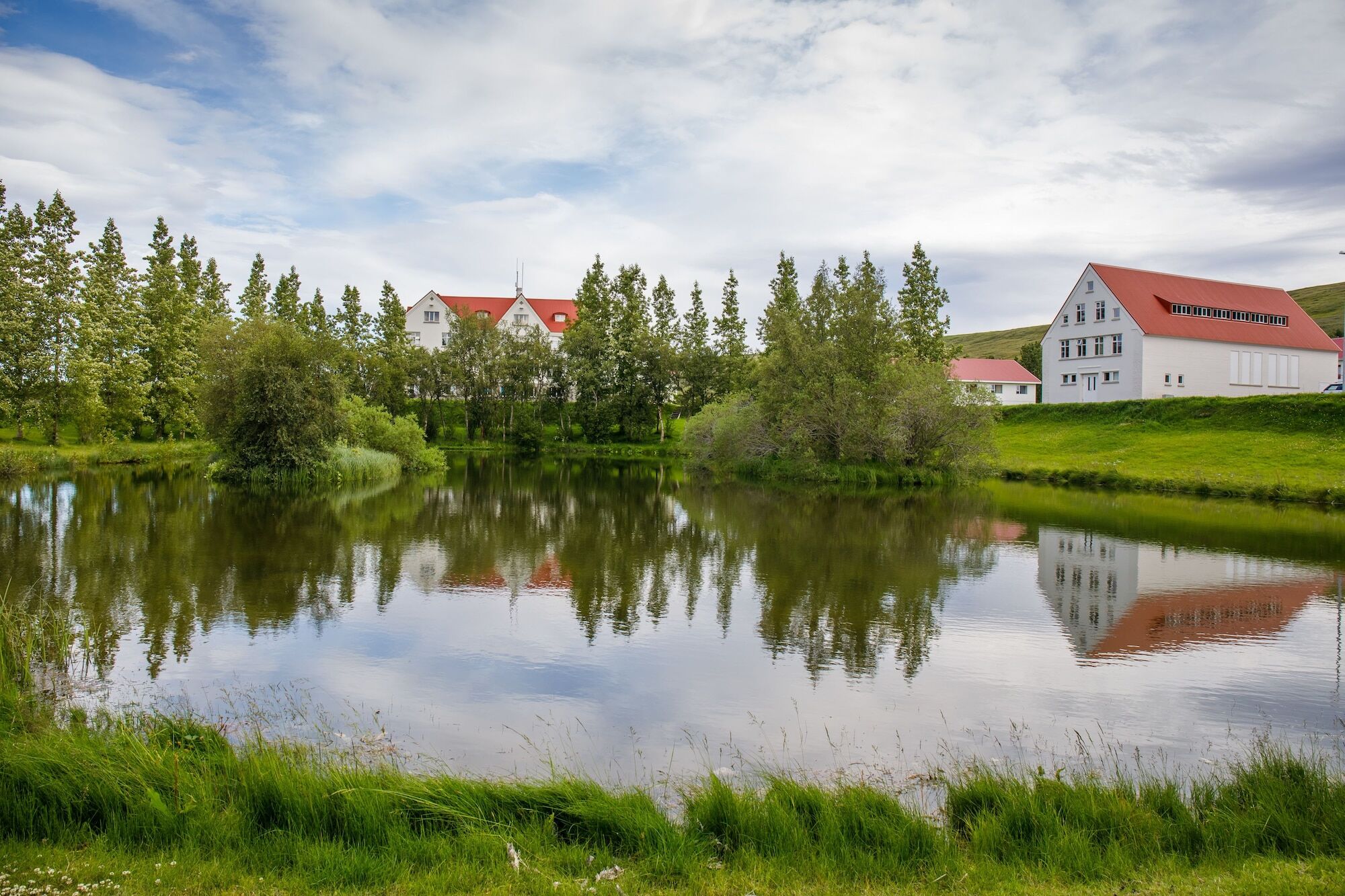 Hotel Laugar Лаугар Екстериор снимка